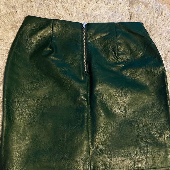 Studded leather mini skirt - Picture 4 of 7